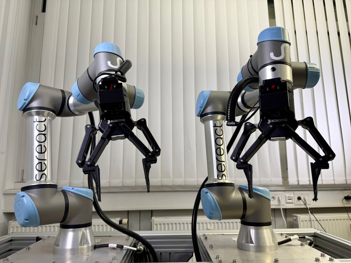 Bimanual manipulation platform with dual UR5e arms